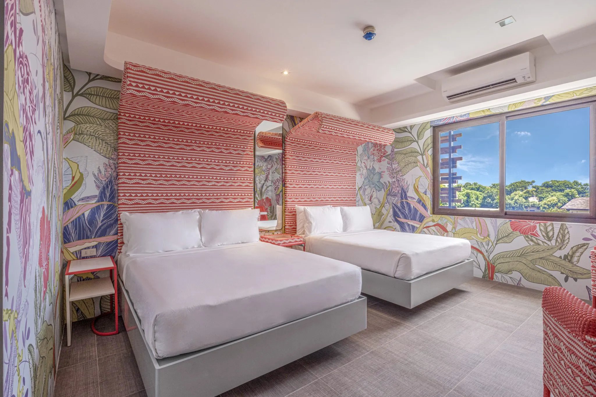 SUPERIOR PLUS ROOM